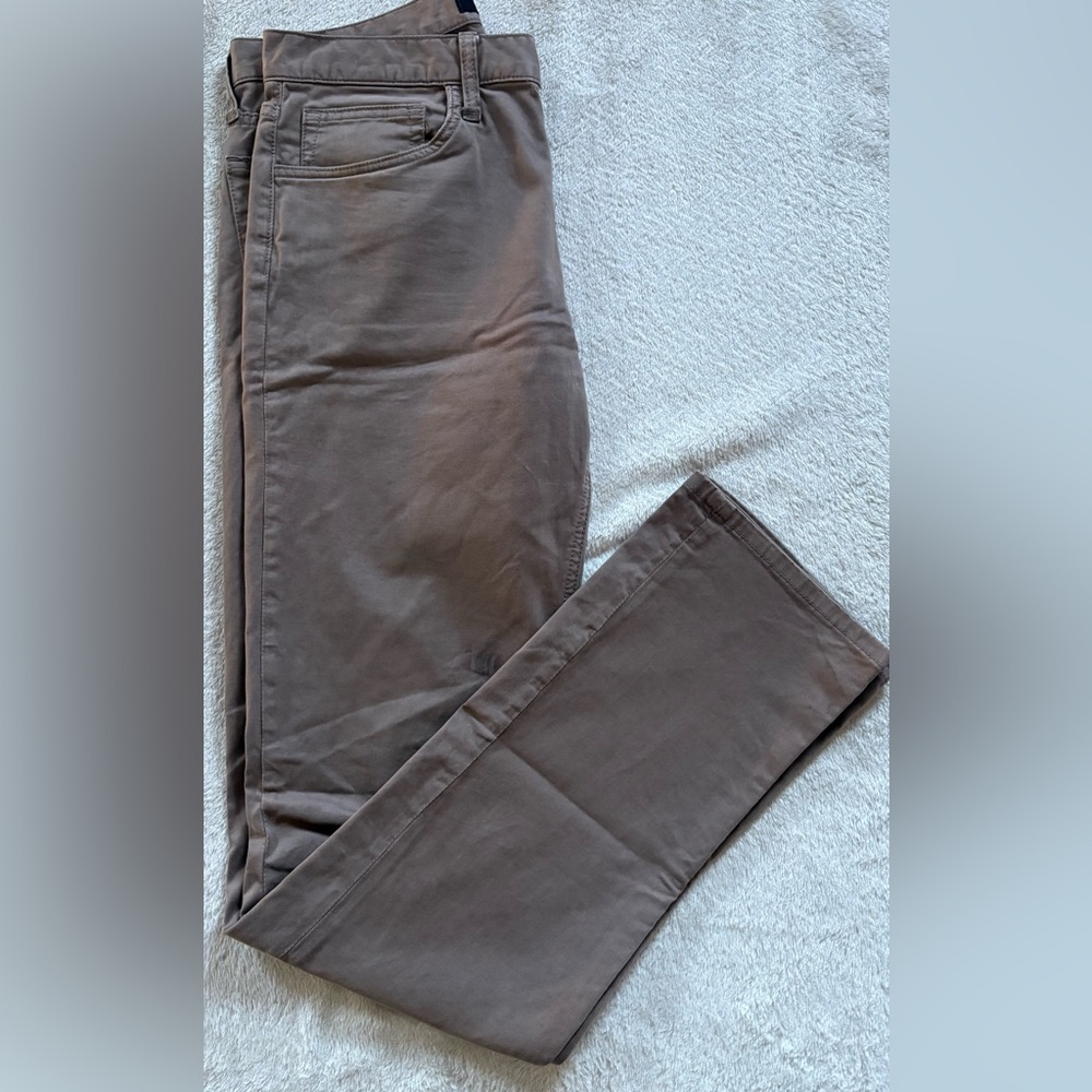 Joe's Jeans Men's Straight Fit in Tan (31)